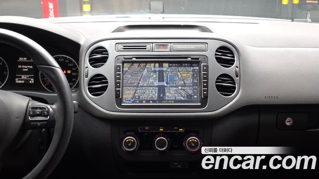 Volkswagen Tiguan 2015 — photo 14