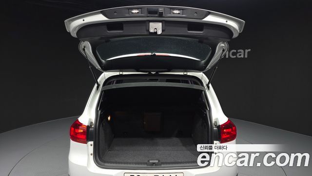 Volkswagen Tiguan 2015 — photo 20
