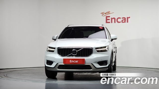 Volvo XC40 2021 — photo 3
