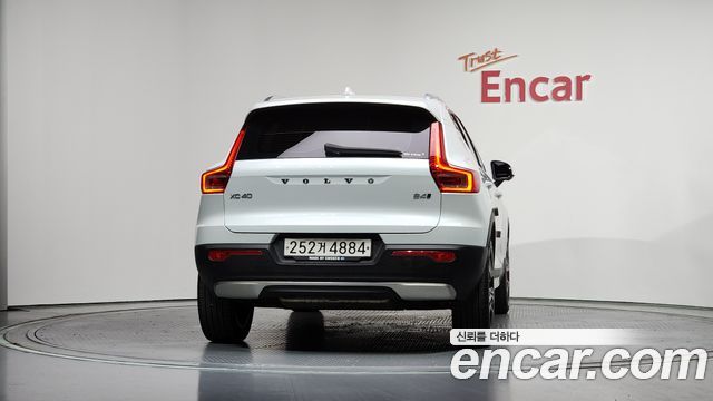 Volvo XC40 2021 — photo 4