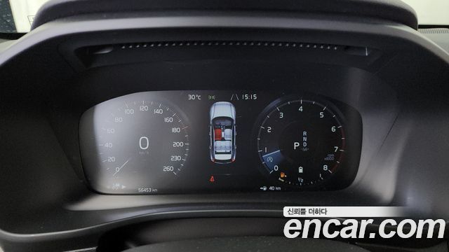Volvo XC40 2021 — photo 11