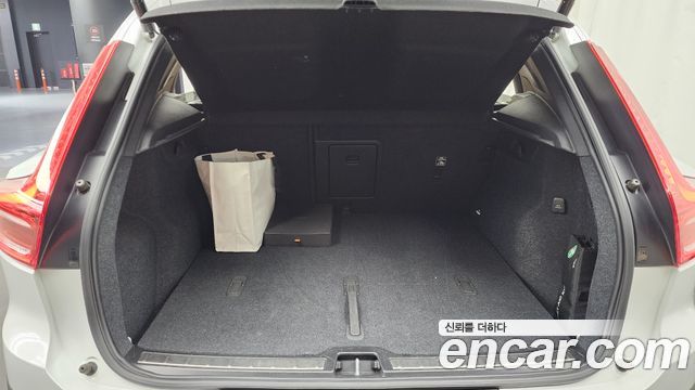 Volvo XC40 2021 — photo 26