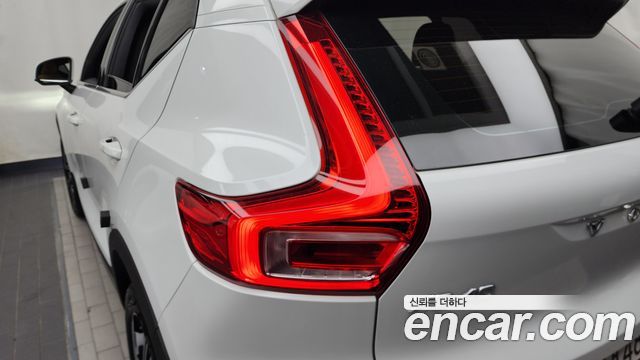 Volvo XC40 2021 — photo 9