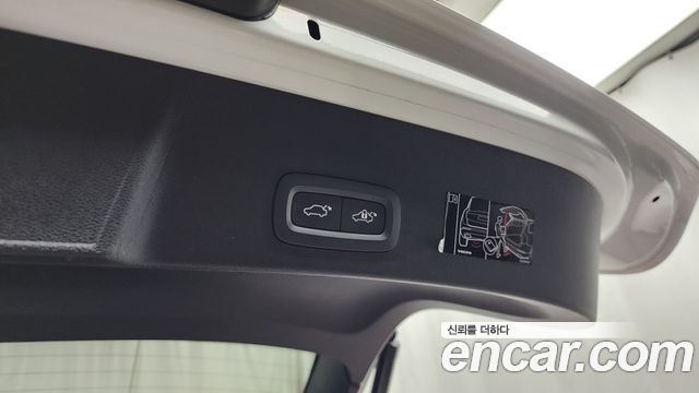 Volvo XC40 2021 — photo 34