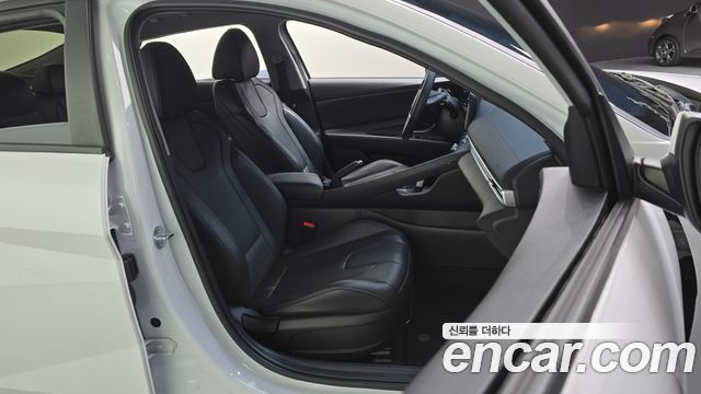 Hyundai AVANTE 2024 — photo 17