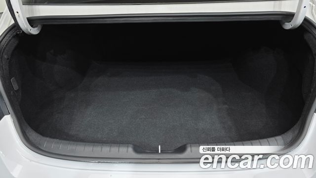 Hyundai AVANTE 2024 — photo 28