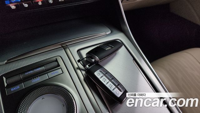 Genesis GV80 2022 — photo 21