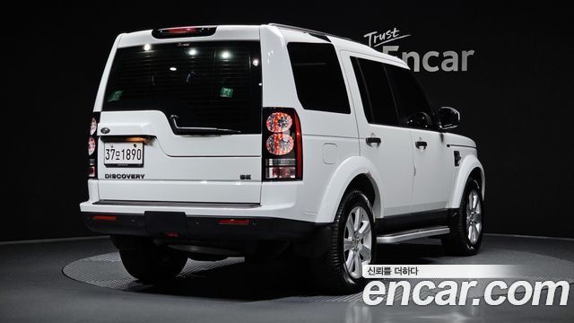 Land Rover Discovery 2015 — photo 2