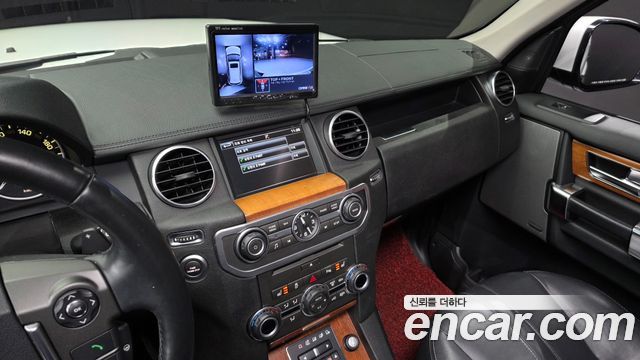 Land Rover Discovery 2015 — photo 20