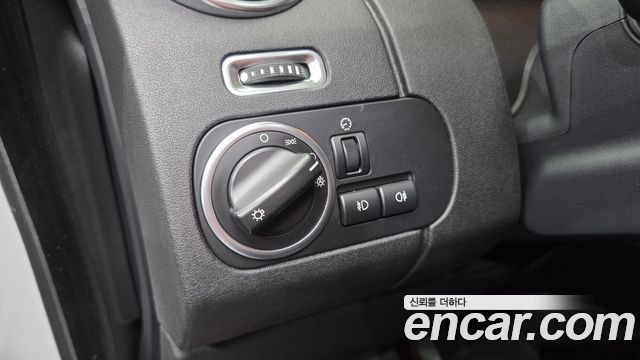 Land Rover Discovery 2015 — photo 22