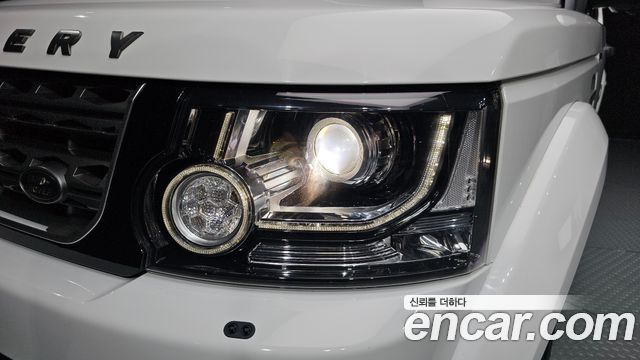 Land Rover Discovery 2015 — photo 8