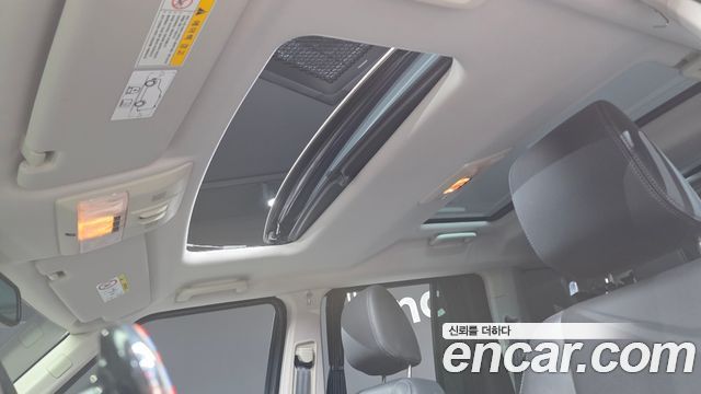 Land Rover Discovery 2015 — photo 29