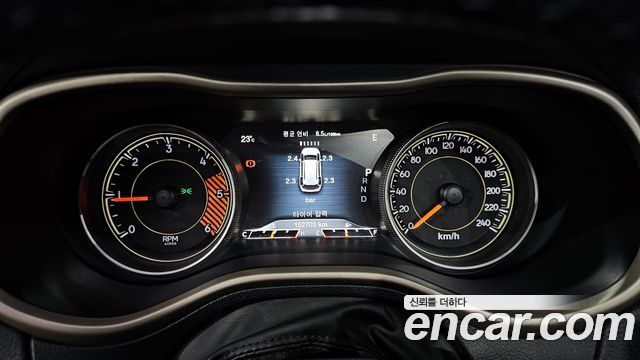 Jeep Cherokee 2015 — photo 8
