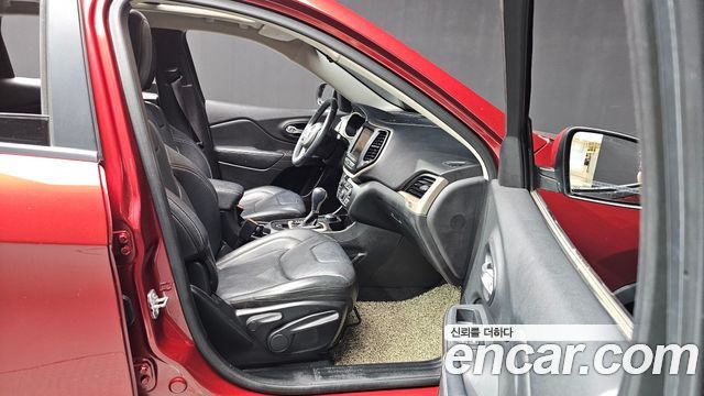 Jeep Cherokee 2015 — photo 11