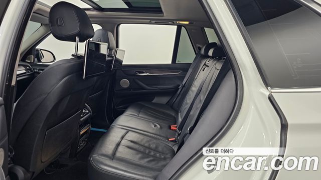 BMW X5 2017 — photo 16