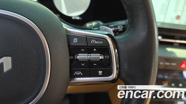 Kia Canival 2022 — photo 16