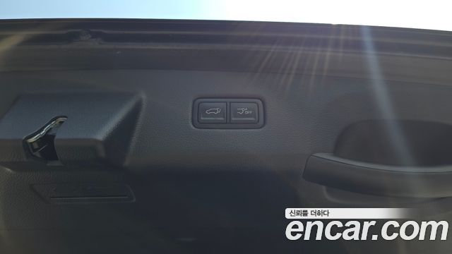 Kia Canival 2022 — photo 17