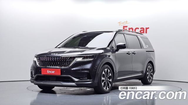 Kia Canival 2023 — photo 1