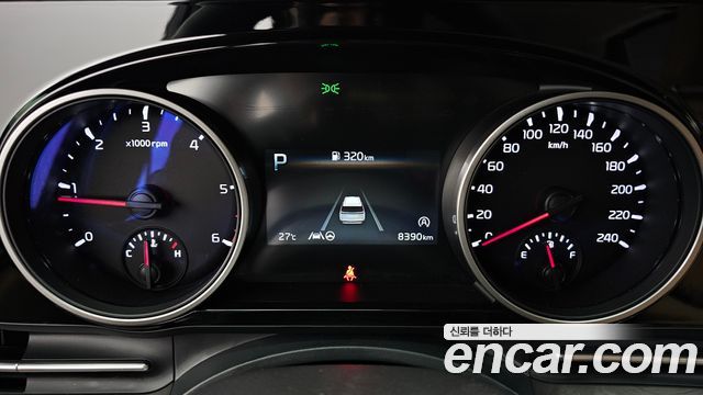 Kia Canival 2023 — photo 11