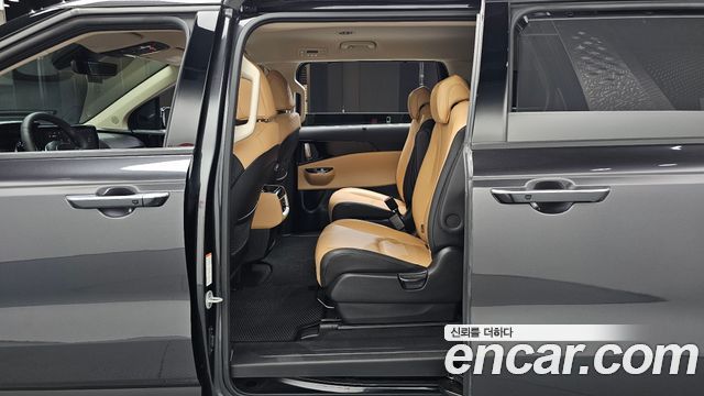 Kia Canival 2023 — photo 18
