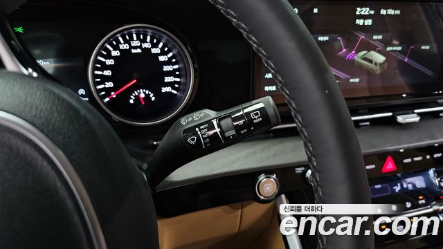 Kia Canival 2023 — photo 26
