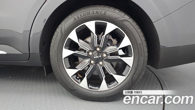Kia Canival 2023 — photo 7