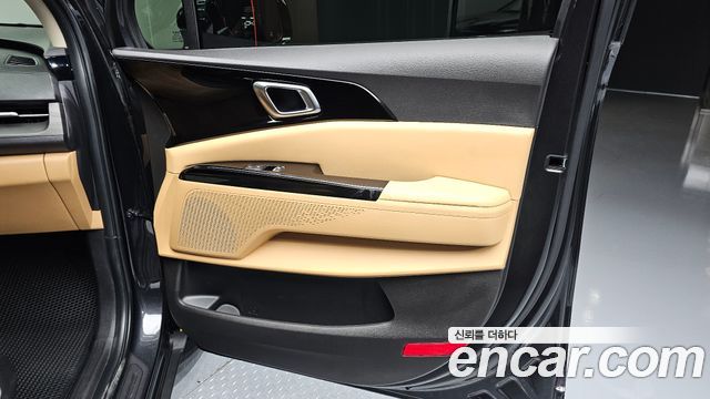 Kia Canival 2023 — photo 15