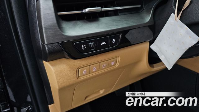 Kia Canival 2023 — photo 28