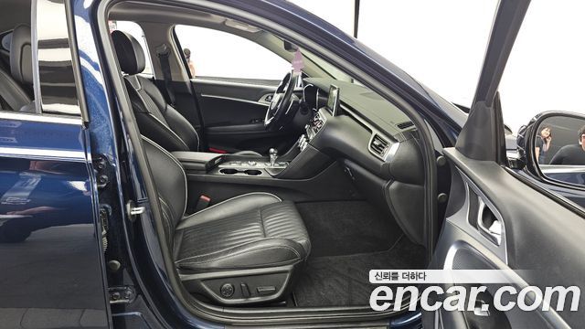 Genesis G70 2018 — photo 17