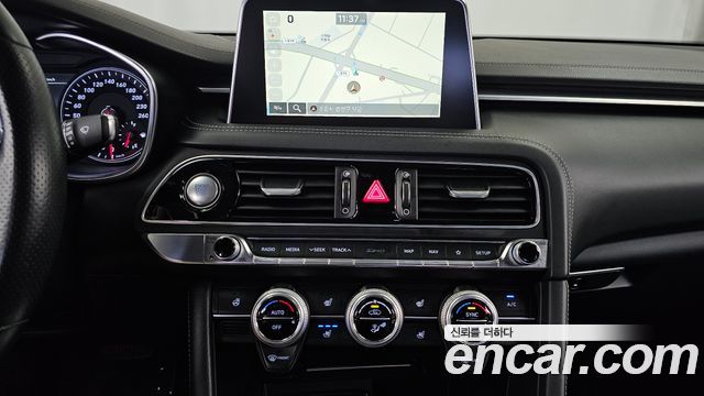 Genesis G70 2018 — photo 20