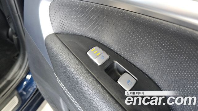 Genesis G70 2018 — photo 25