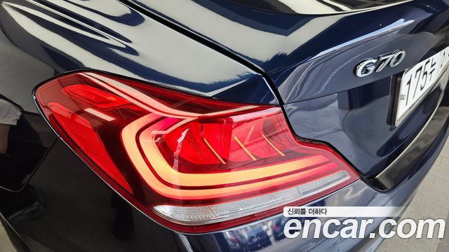 Genesis G70 2018 — photo 9