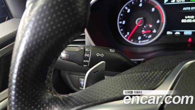 Genesis G70 2018 — photo 28