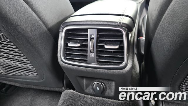 Genesis G70 2018 — photo 31