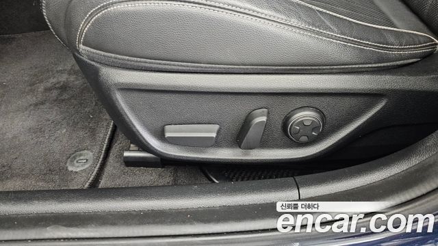 Genesis G70 2018 — photo 32