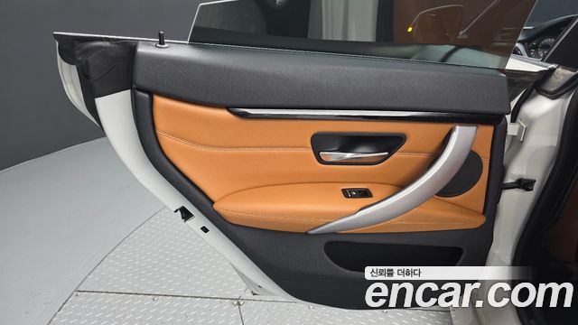 BMW 4-Series 2020 — photo 15
