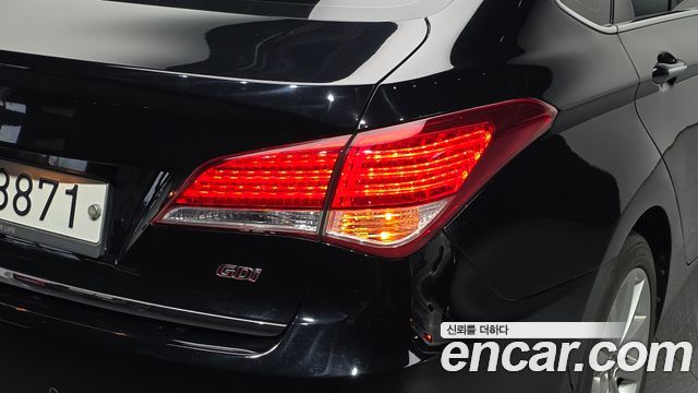 Hyundai i40 2012 — photo 9