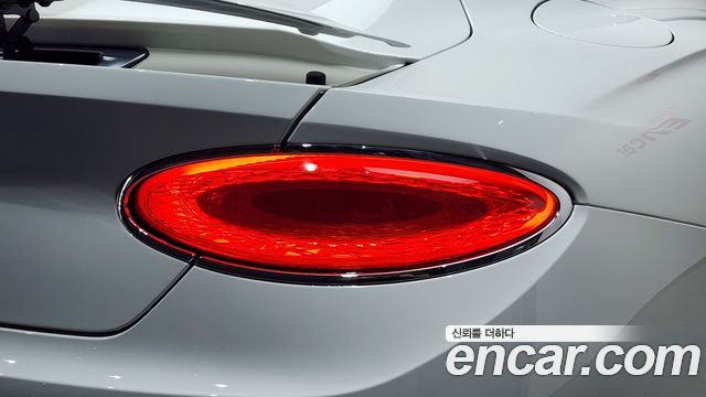 Bentley Continental 2020 — photo 9