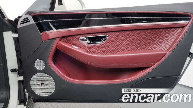 Bentley Continental 2020 — photo 15