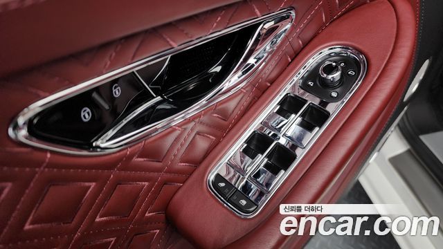 Bentley Continental 2020 — photo 29