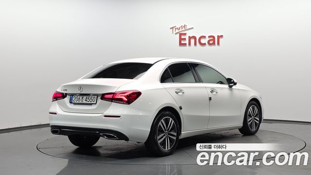 Mercedes-Benz A-Class 2022 — photo 2