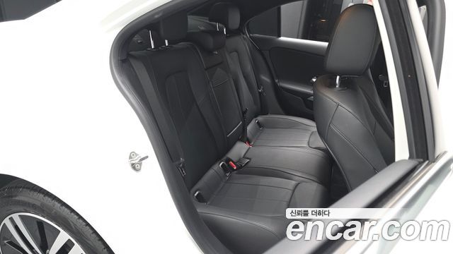 Mercedes-Benz A-Class 2022 — photo 17