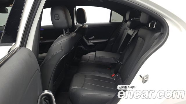 Mercedes-Benz A-Class 2022 — photo 18