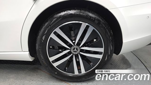 Mercedes-Benz A-Class 2022 — photo 7