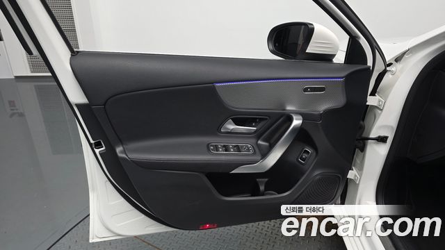 Mercedes-Benz A-Class 2022 — photo 14