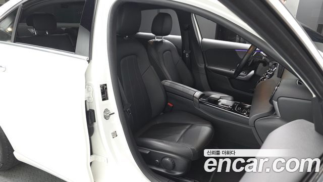 Mercedes-Benz A-Class 2022 — photo 16