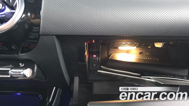 Mercedes-Benz A-Class 2022 — photo 30