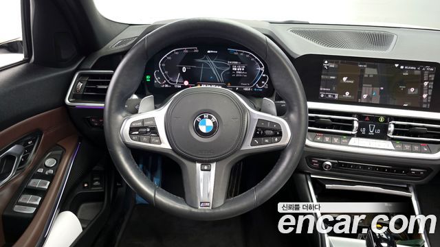 BMW 3-Series 2021 — photo 19