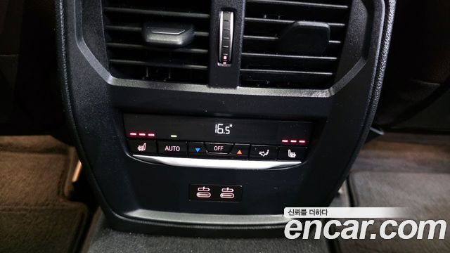 BMW 3-Series 2021 — photo 29
