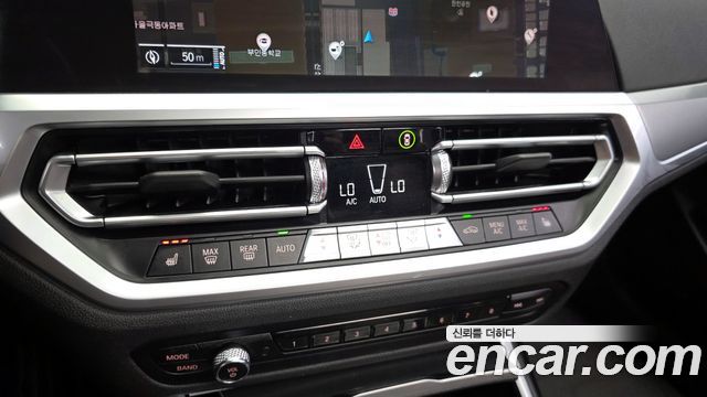 BMW 3-Series 2021 — photo 30
